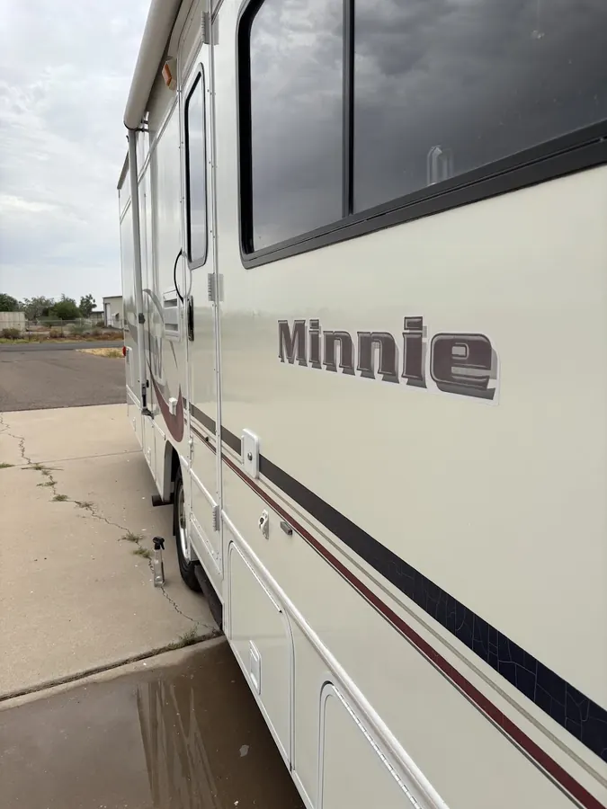 Winnebago Minnie graphics and gel coat after polishing